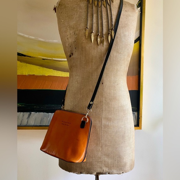VTG Florence Italian Leather Mini Crossbody - Picture 16 of 16